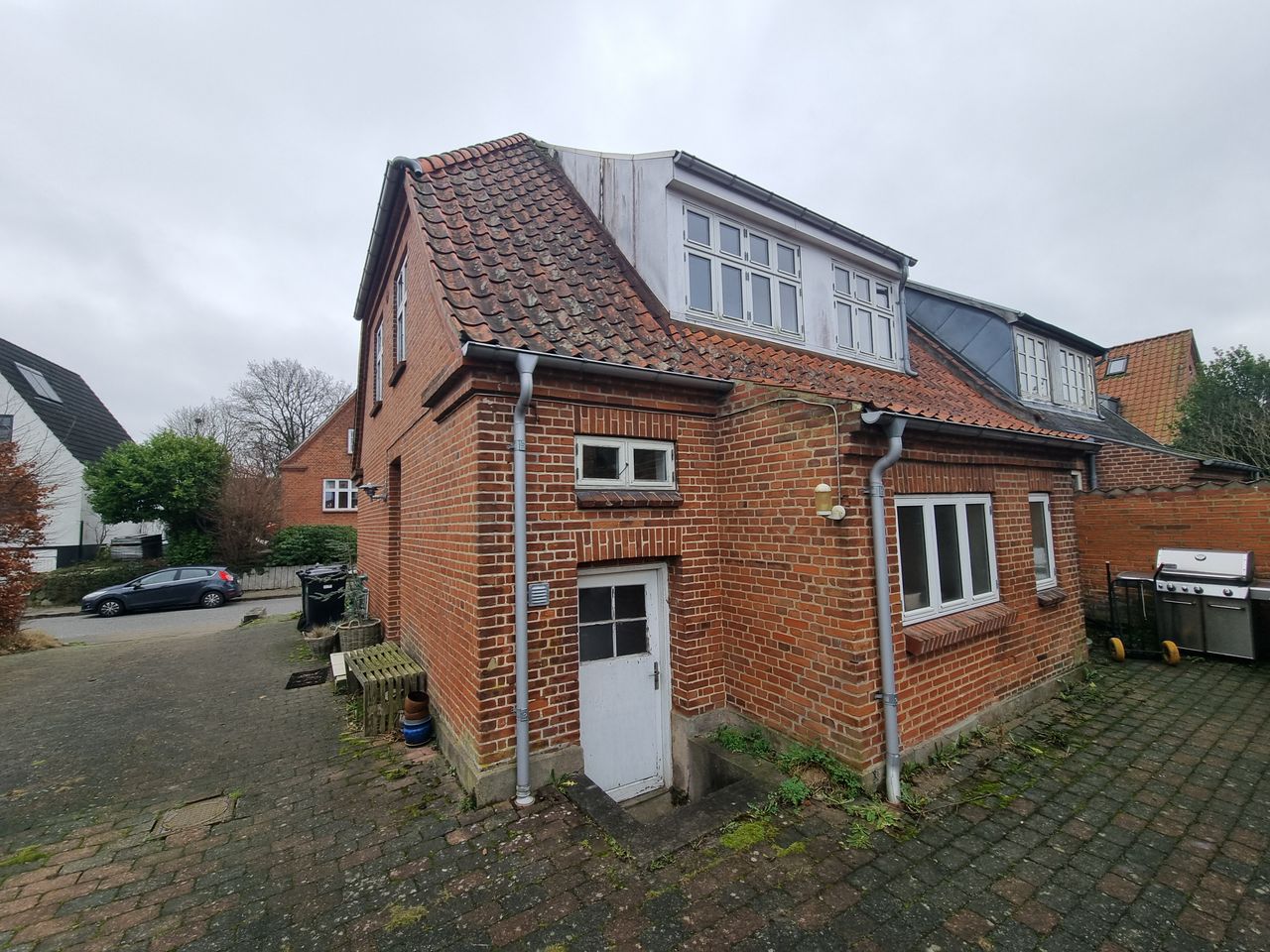 image 02