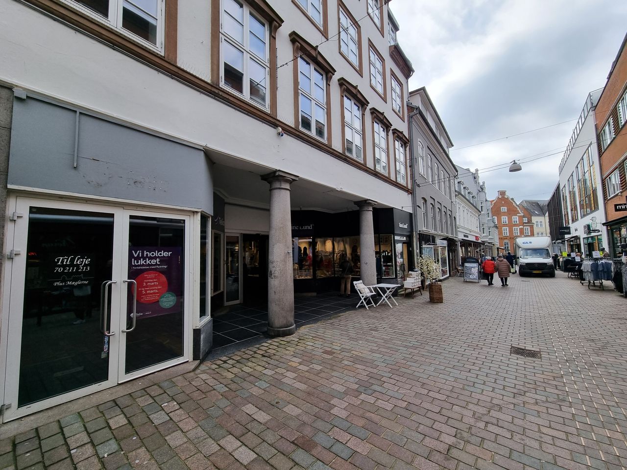 image 01