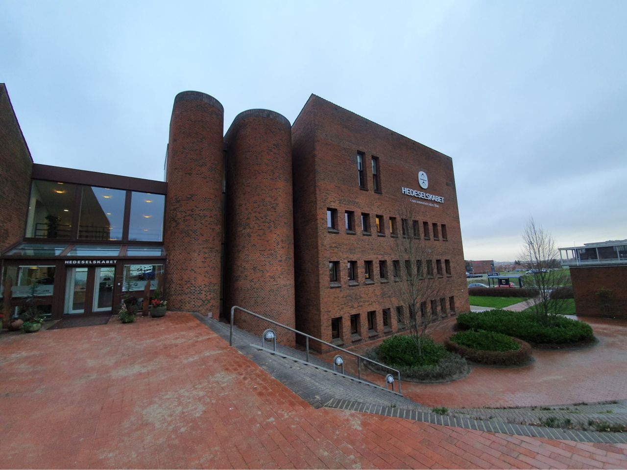 image 02