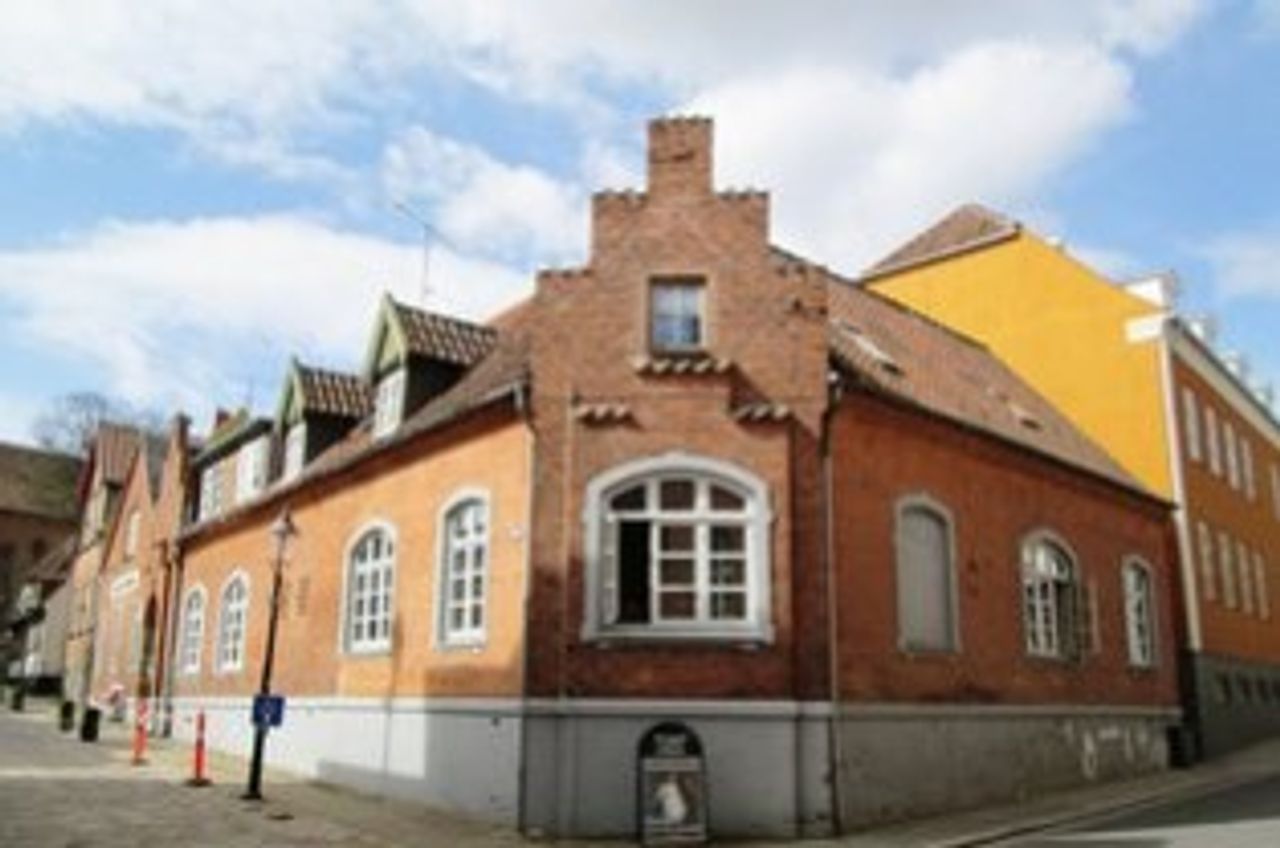 image 01